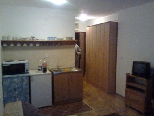 Garsonjera-25m2-u-Novom-Sadu