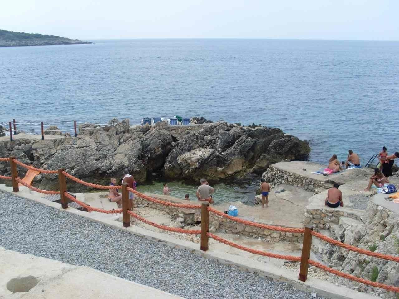 Prodajem-plac-u-crnoj-gori