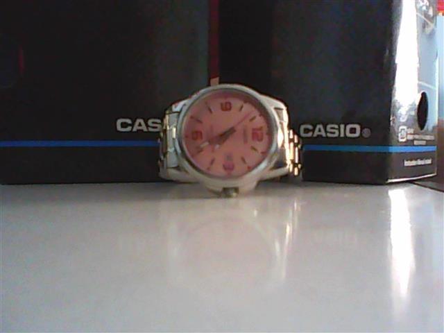 Casio zenski sat