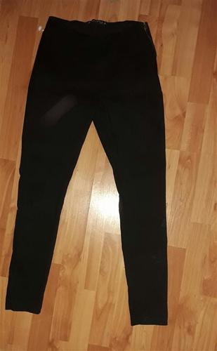 Crne pantalone