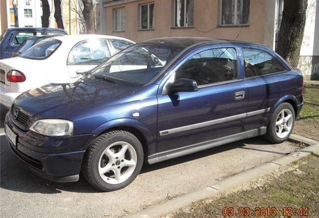 Opel Astra 1.6 8V Selection -01
