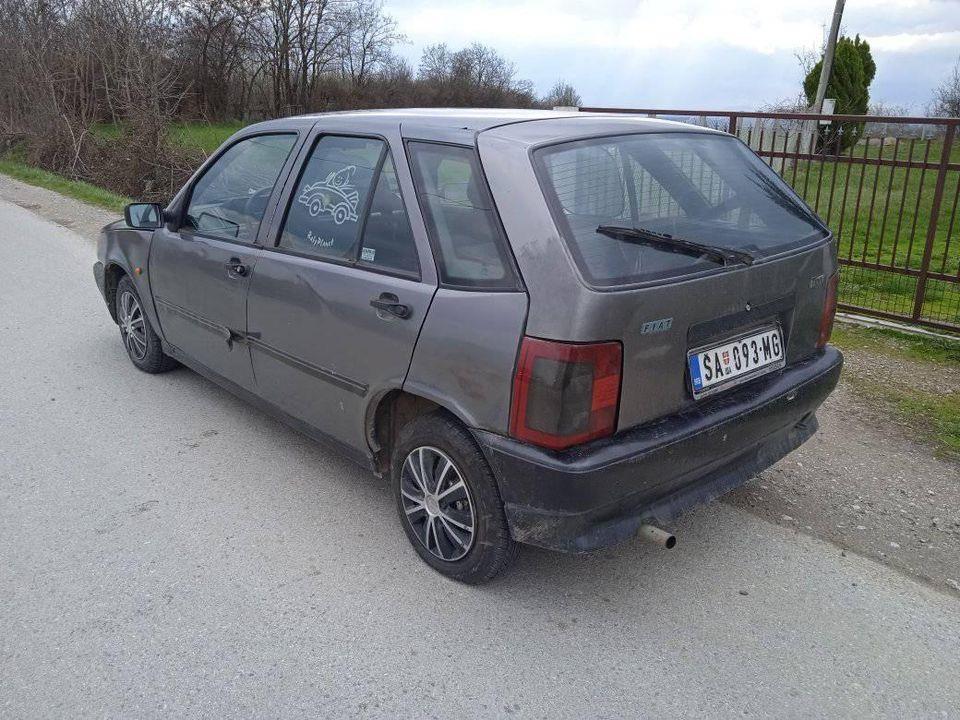 Fijat-tipoo--