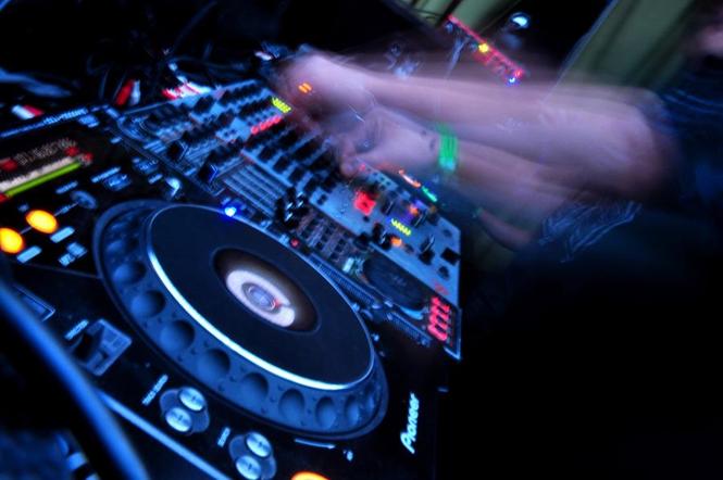 Iznajmljivanje DJ-a 