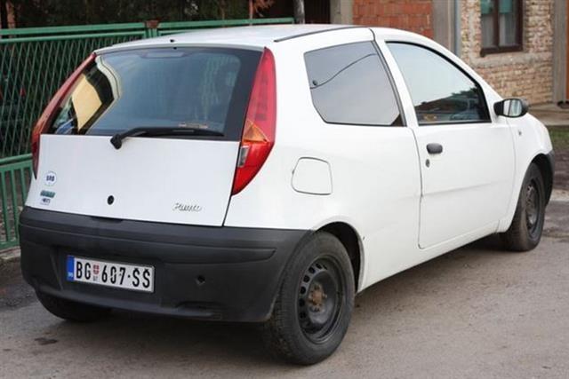Fiat-Punto--02--
