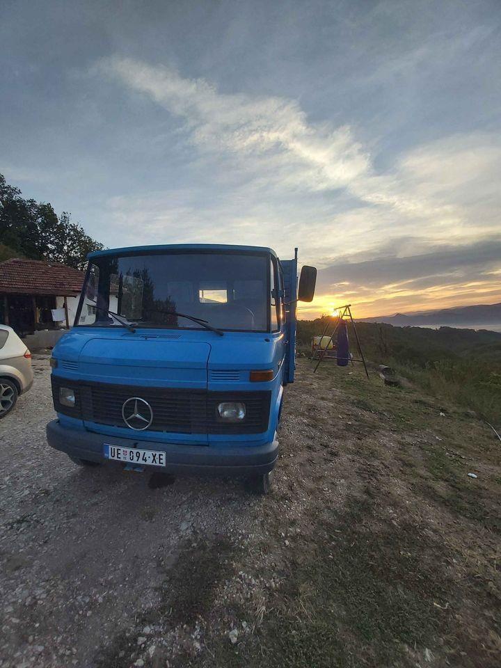 Mercedes-608