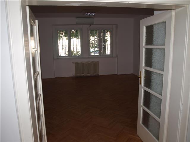 Izdaje-se-stan-104m2-u-Beogradu