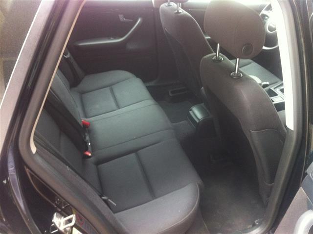Audi-A4--02-