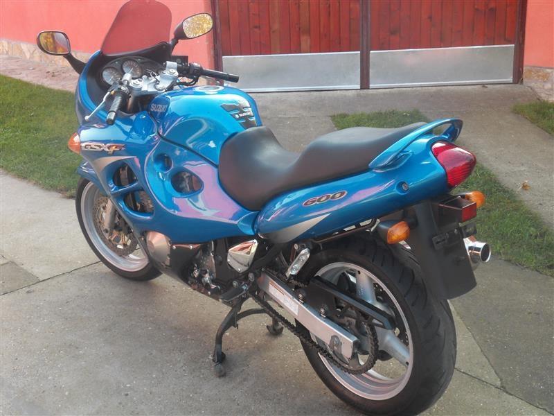 Suzuki-GSX600F--2000god