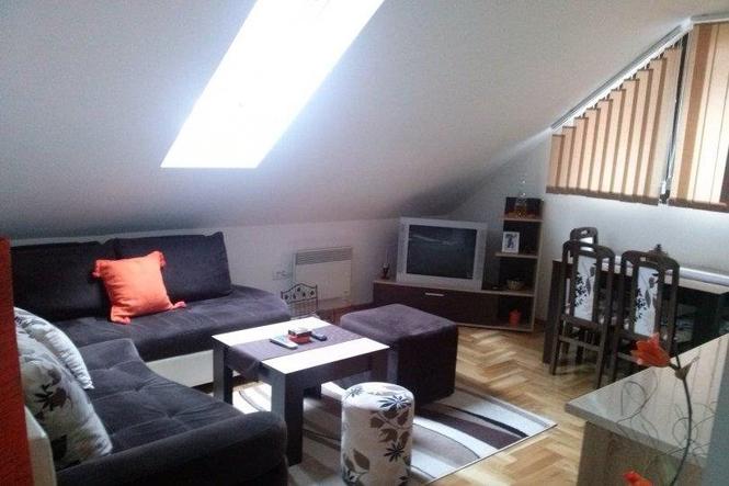 Izdajem apartman na Zlatiboru