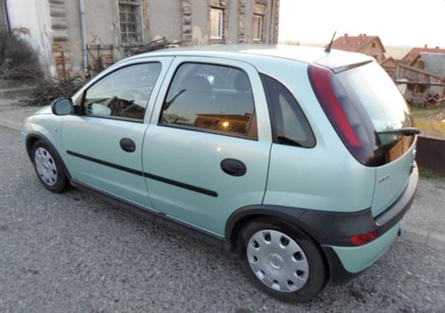 Opel-Corsa-1-7-DTI--01-