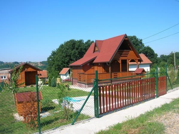 Dve kuce u Meljaku
