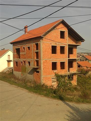 Kuca 400 m2  u Kaludjerici