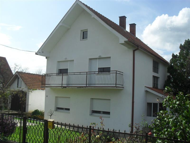 Kuca-180m2-u-Barajevo-Bozdarevac