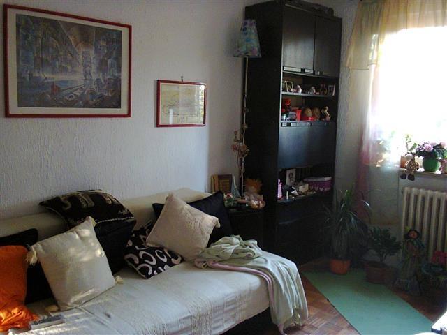 Stan-od-70m2--2-5-soben-u-Batajnica-