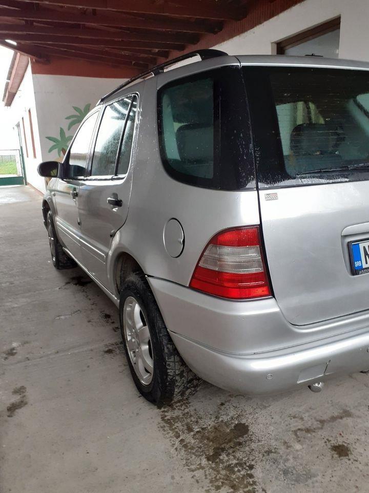 Mercedes-ML-270-2002