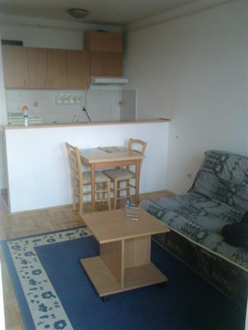 Izdajem garsonjeru od 29m2, Visnjicka 30