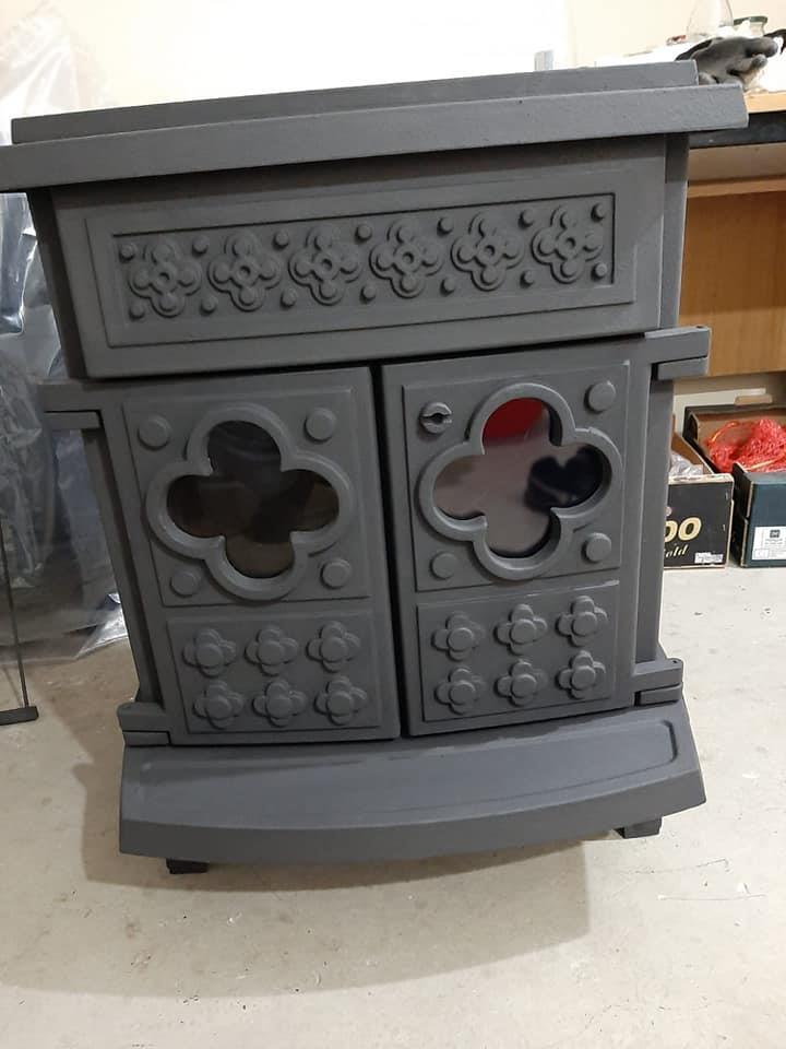 Kamin-pec-amity