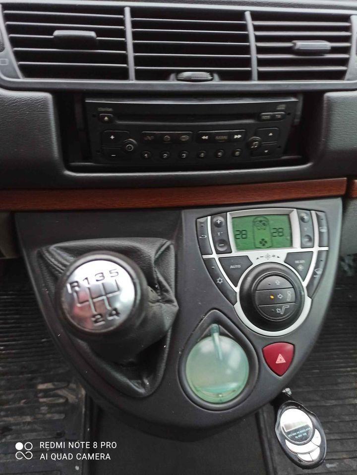 Citroen-C8