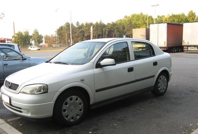 Opel-Astra-G--01