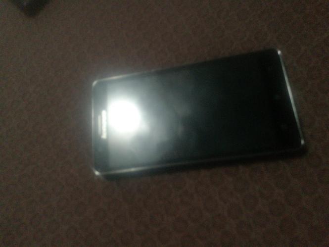 Prodajemo telefon
