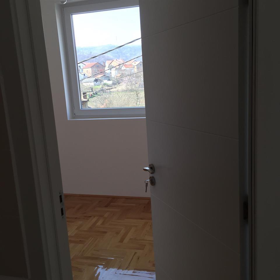 Dvoiposoban-stan-u-Beogradu