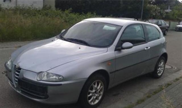 Alfa Romeo 147 1.6 -01