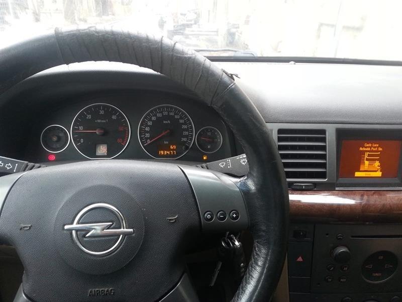 Opel-Vectra--04-