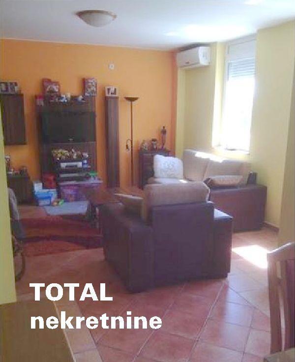 Odmah-useljiv-trosoban-duplex-stan-