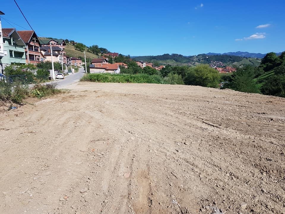 Plac-na-prodaju-----