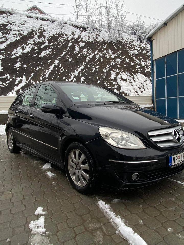 Mercedes-Benz-B200
