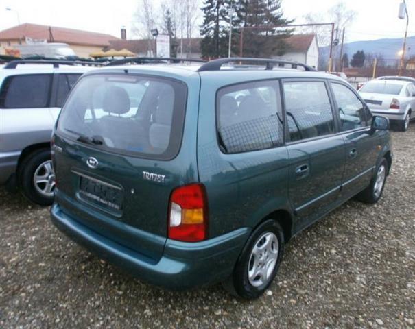 Hyundai-Trajet-2-0-crdi--02-