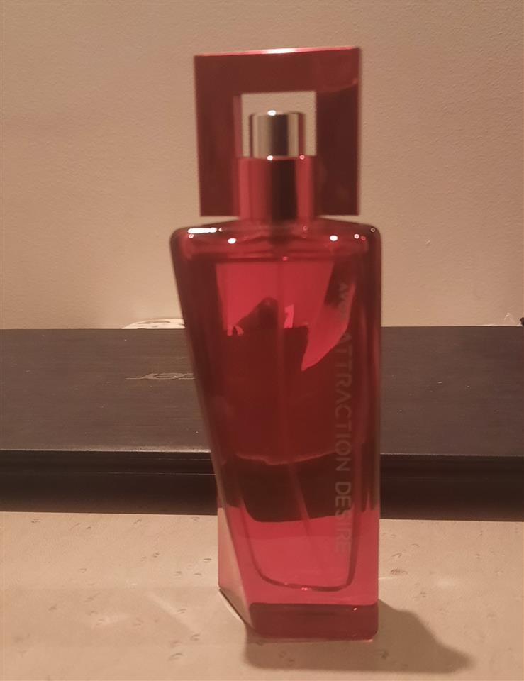 Parfem-Maxima-Avon