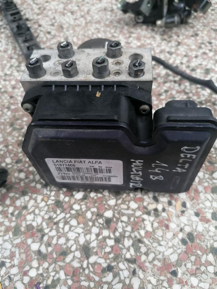 Lancia-delta-abs-centrala