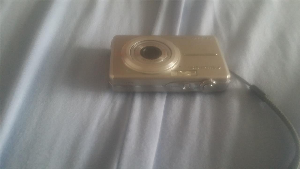 Foto-aparat-OLYMPUS-FE-220-
