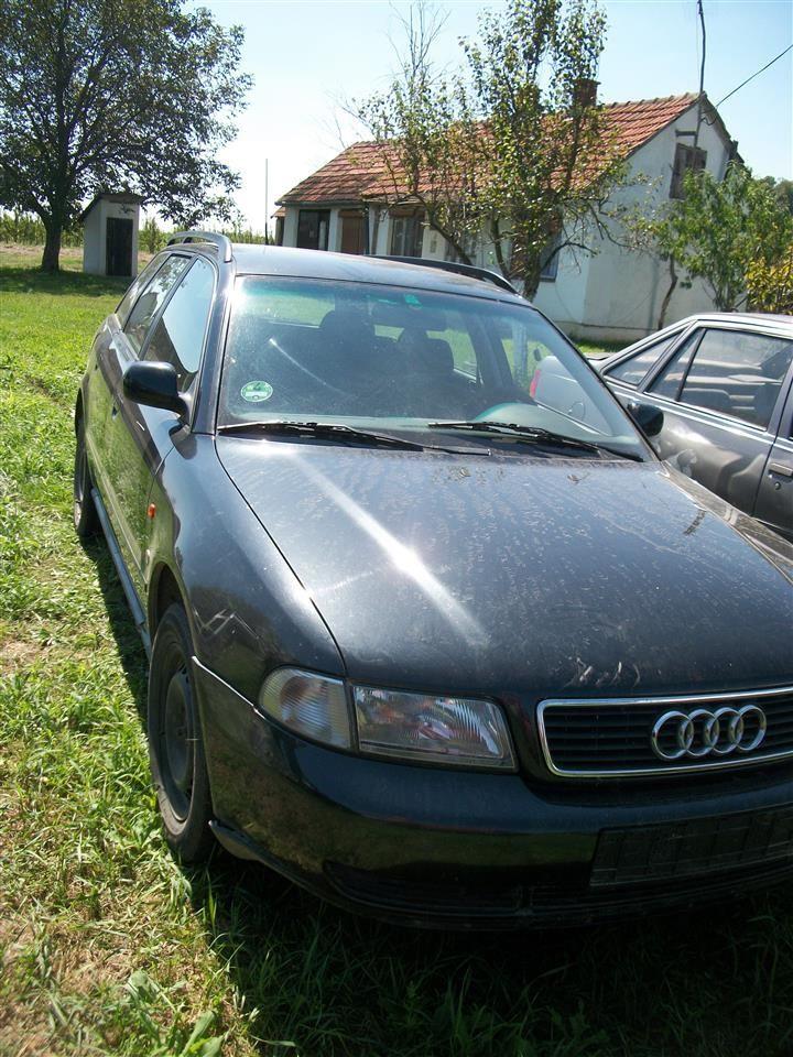 Audi-A4-delovi