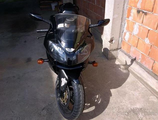 Kawasaki-zx9r