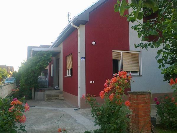 Kuca-110m2-u-Leskovcu-