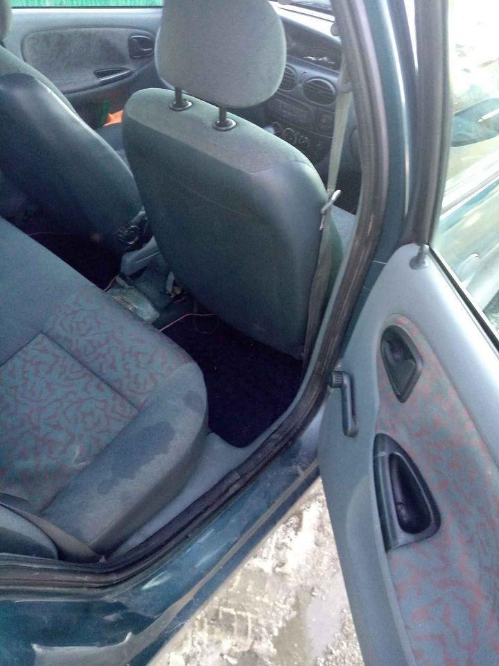 RENAULT-MEGANE