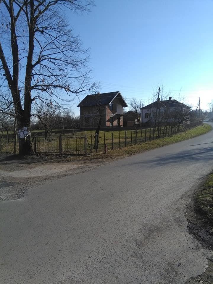 Na-prodaju-dve-kuce-u-Podunavcima