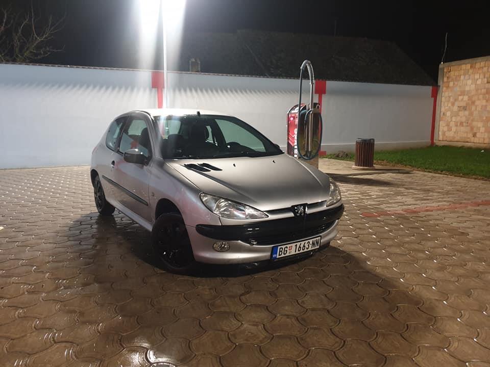Peugoet-206