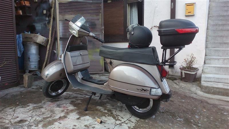 Piaggio-Vespa-LML-150