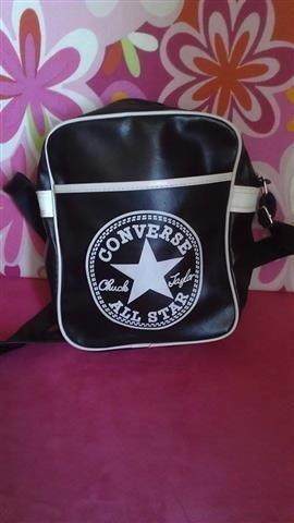 Converse torbica