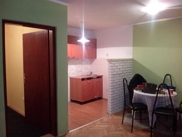 Izdaje-se-dvosoban-stan-52m2-u-Beograd