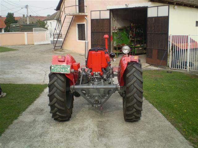 Traktor-imt539