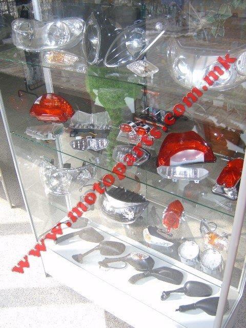 GILERA-GP800-OEM-640192-front-headlight-FAR-PREDNI