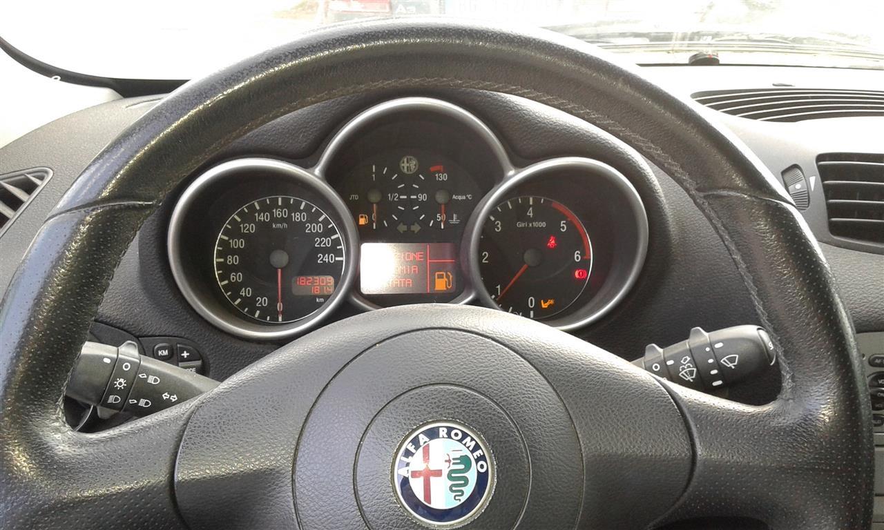Alfa-Romeo-147
