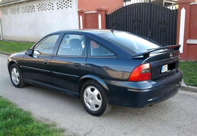 Opel-Vectra-2-0-DTI--02