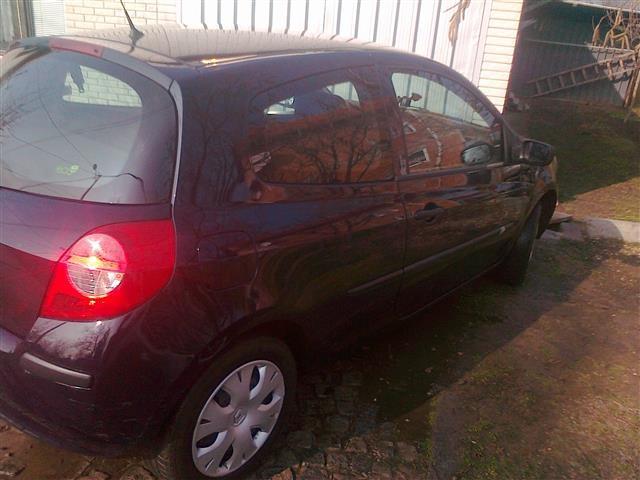 Renault-Clio-1-5-dci--08-