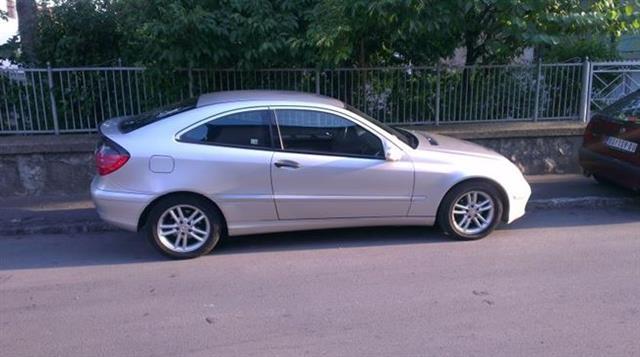 Mercedes-Benz-C220-CDI--02