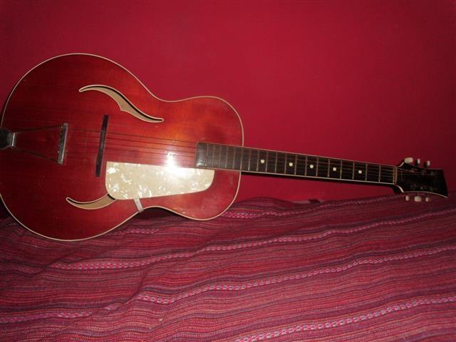 Dve gitare menjam za razglas